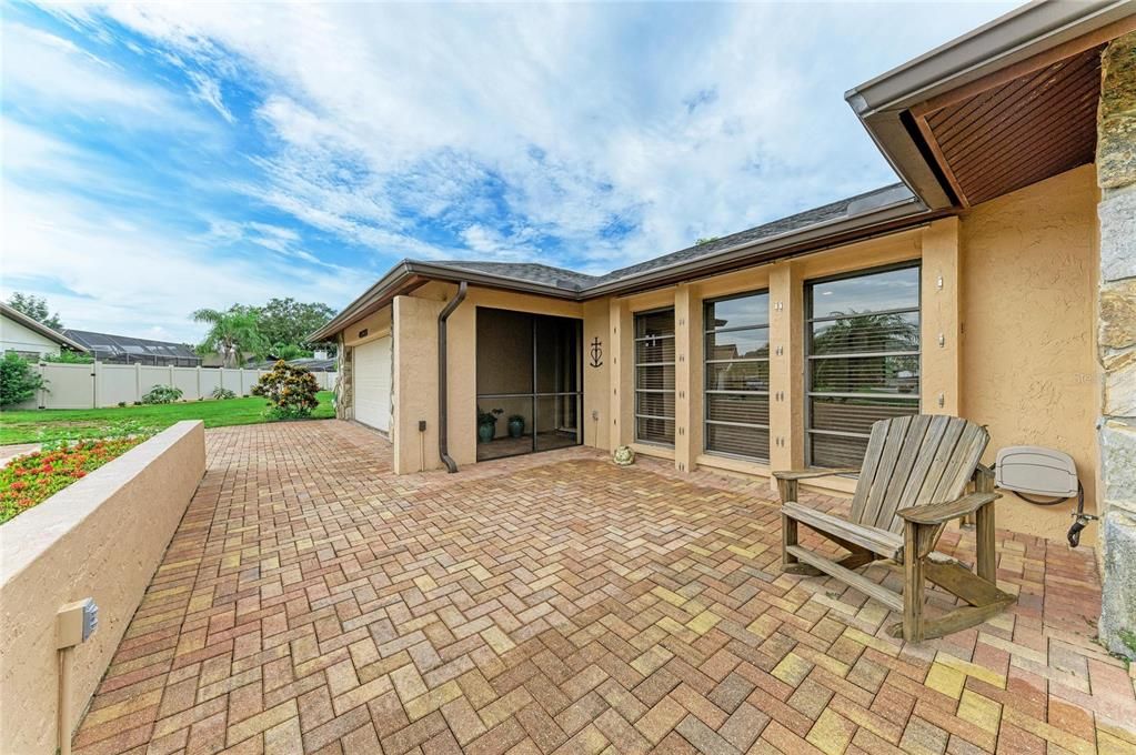 For Sale: $559,000 (3 beds, 2 baths, 2038 Square Feet)
