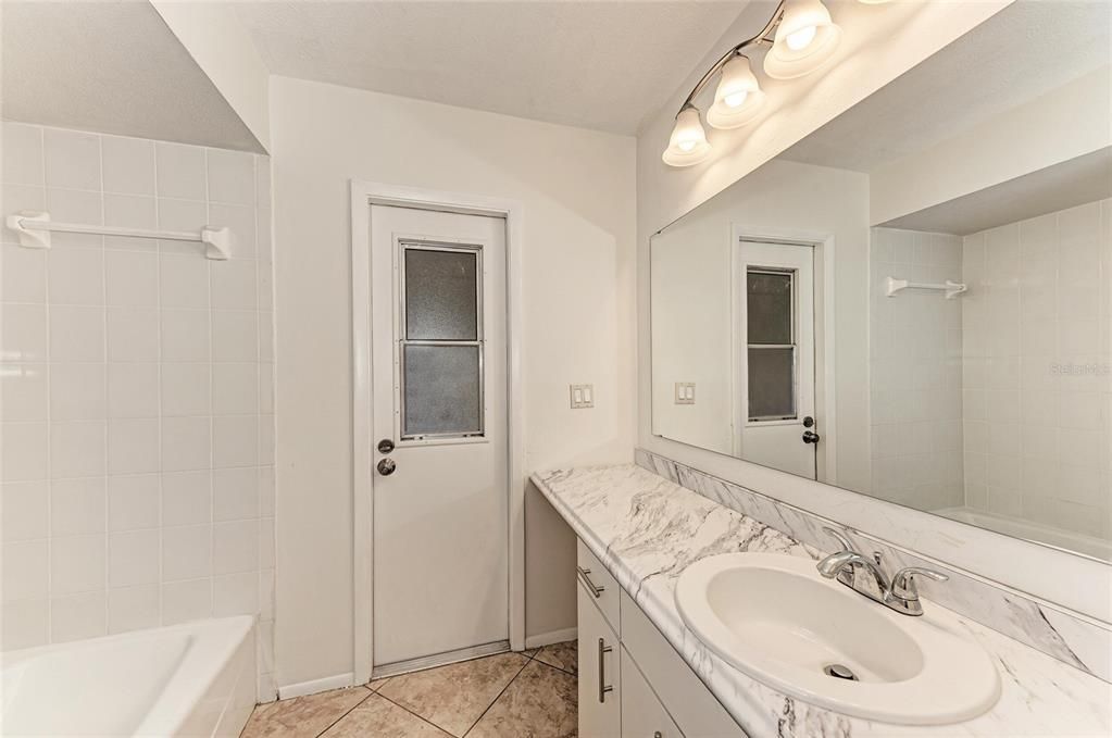 На продажу: $399,000 (3 спален, 2 ванн, 1790 Квадратных фут)