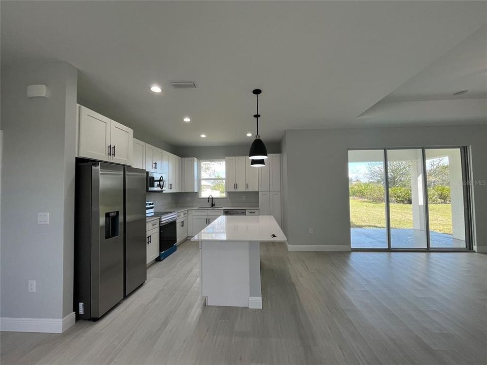 En Venta: $314,990 (4 camas, 2 baños, 1674 Pies cuadrados)