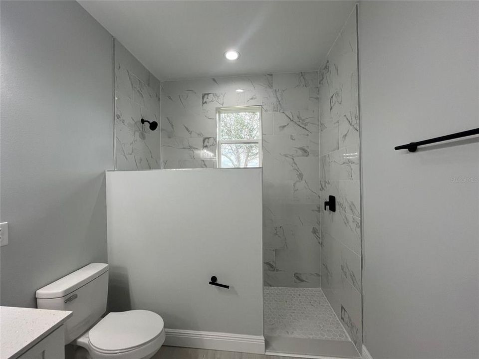 En Venta: $314,990 (4 camas, 2 baños, 1674 Pies cuadrados)
