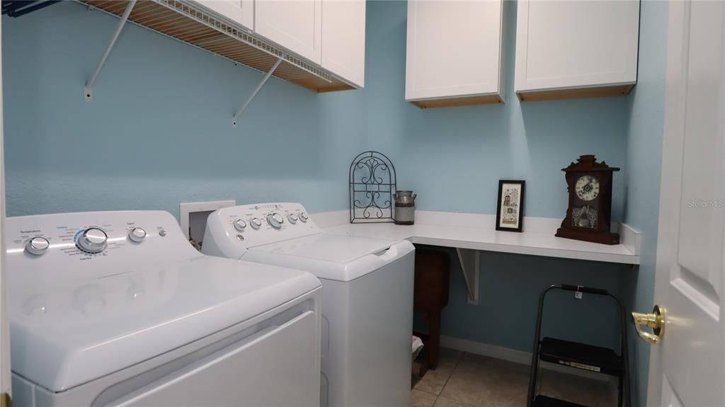 En Venta: $374,750 (3 camas, 2 baños, 2413 Pies cuadrados)