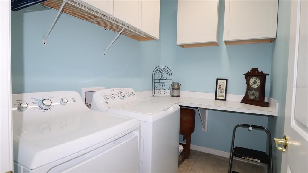En Venta: $374,750 (3 camas, 2 baños, 2413 Pies cuadrados)