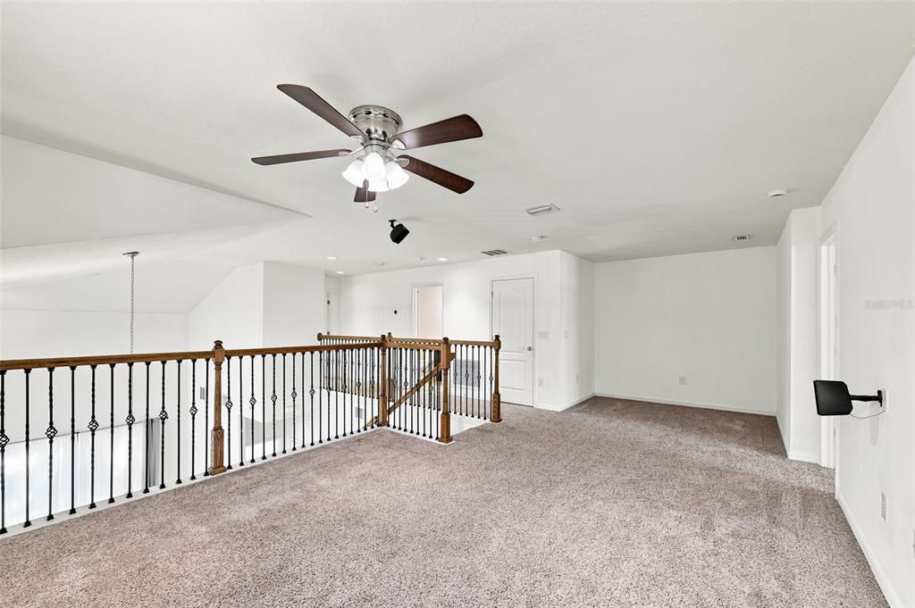 For Rent: $3,199 (3 beds, 3 baths, 2043 Square Feet)