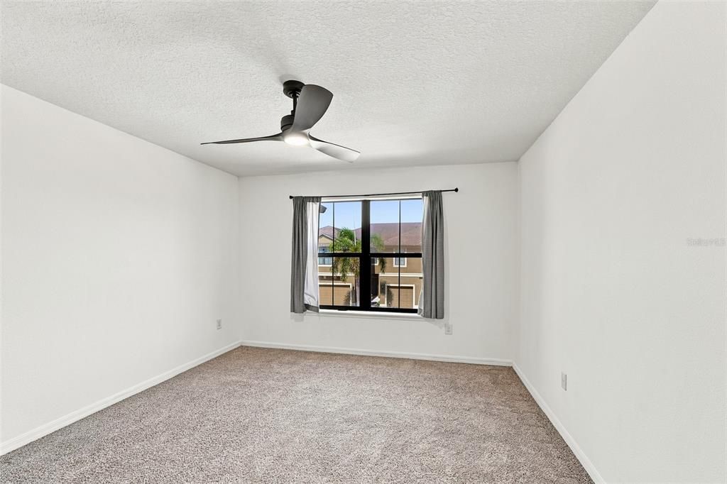 For Rent: $3,199 (3 beds, 3 baths, 2043 Square Feet)