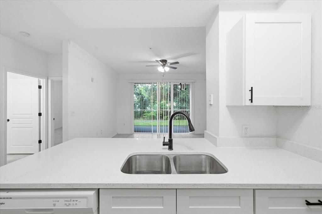 For Sale: $150,000 (2 beds, 2 baths, 1032 Square Feet)