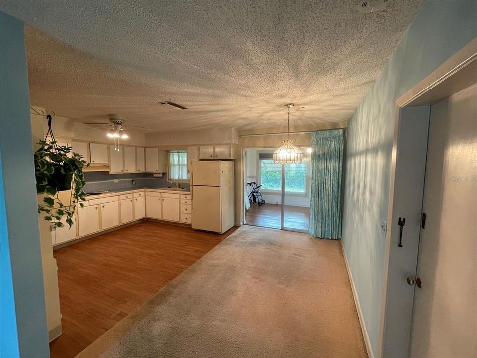 For Sale: $338,000 (2 beds, 2 baths, 1160 Square Feet)