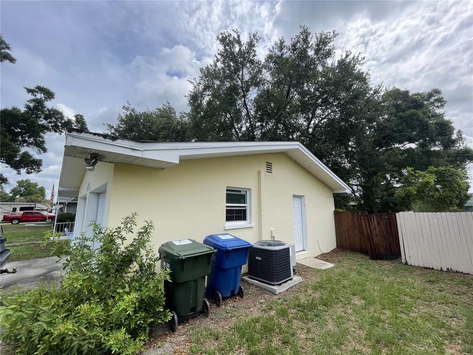 For Sale: $338,000 (2 beds, 2 baths, 1160 Square Feet)