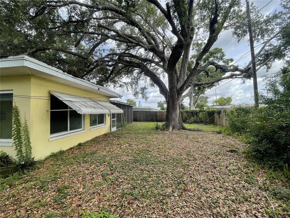 For Sale: $338,000 (2 beds, 2 baths, 1160 Square Feet)