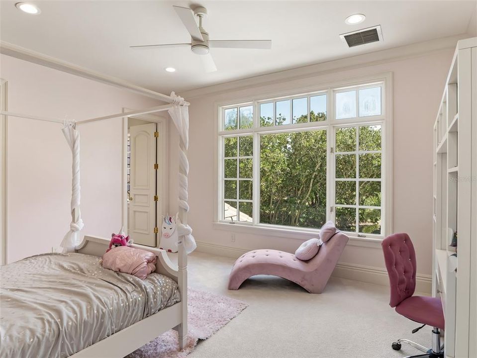 For Sale: $6,650,000 (5 beds, 5 baths, 6970 Square Feet)