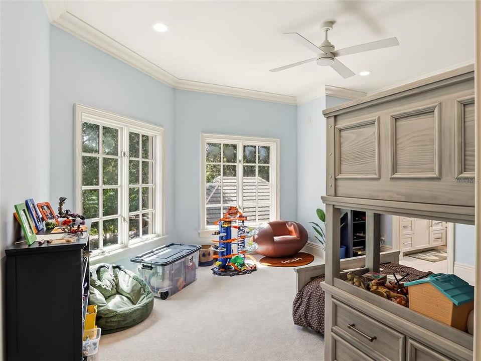 For Sale: $6,650,000 (5 beds, 5 baths, 6970 Square Feet)