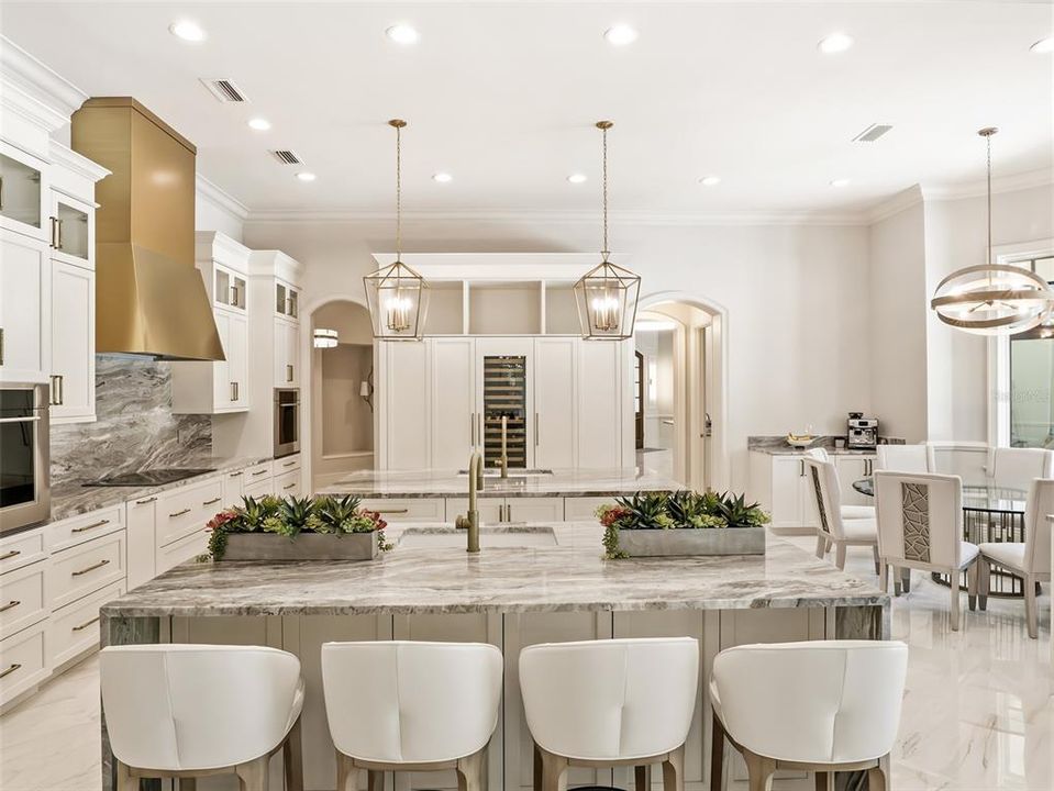 For Sale: $6,650,000 (5 beds, 5 baths, 6970 Square Feet)