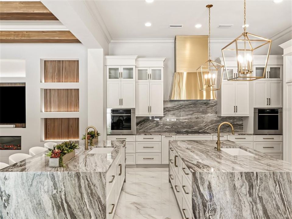 For Sale: $6,650,000 (5 beds, 5 baths, 6970 Square Feet)
