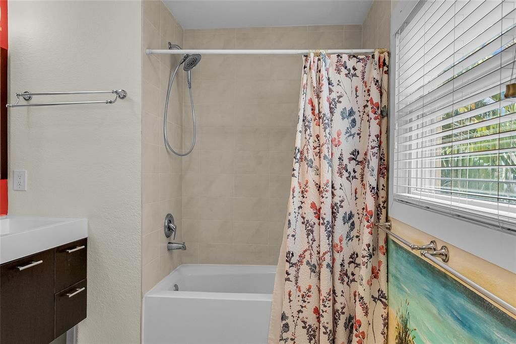 En Venta: $2,999,999 (6 camas, 5 baños, 4676 Pies cuadrados)
