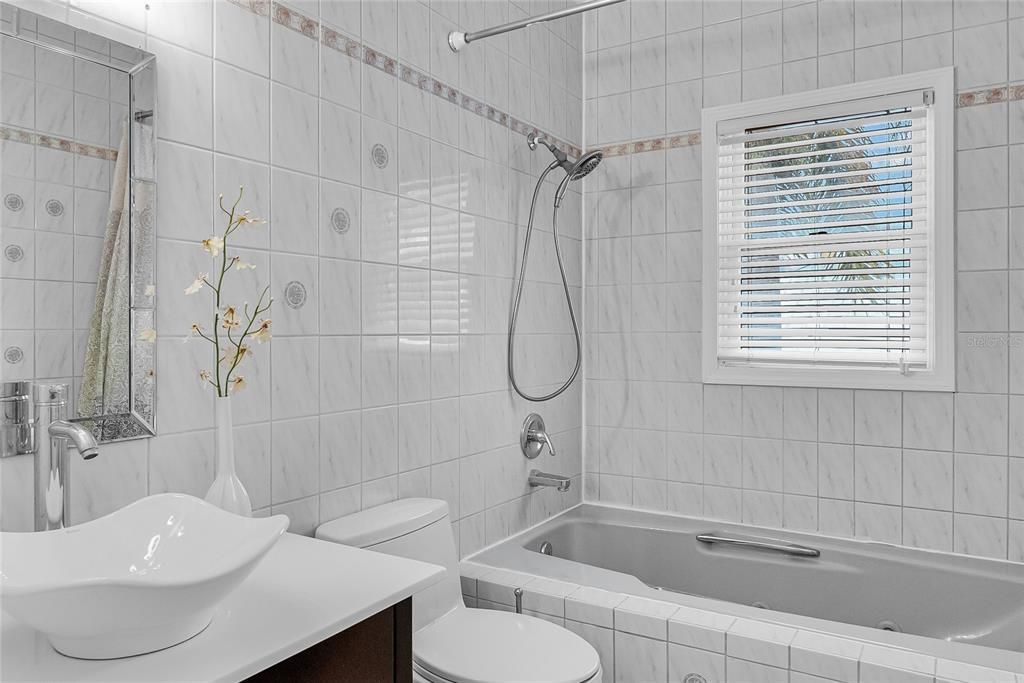 En Venta: $2,999,999 (6 camas, 5 baños, 4676 Pies cuadrados)