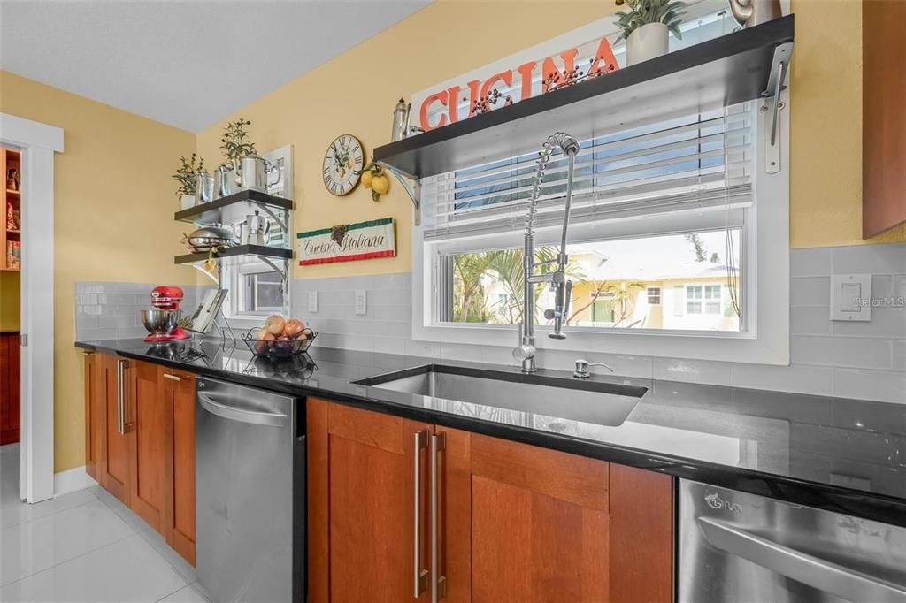 En Venta: $2,999,999 (6 camas, 5 baños, 4676 Pies cuadrados)