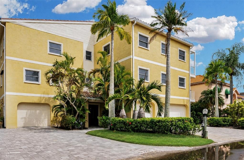 En Venta: $2,999,999 (6 camas, 5 baños, 4676 Pies cuadrados)