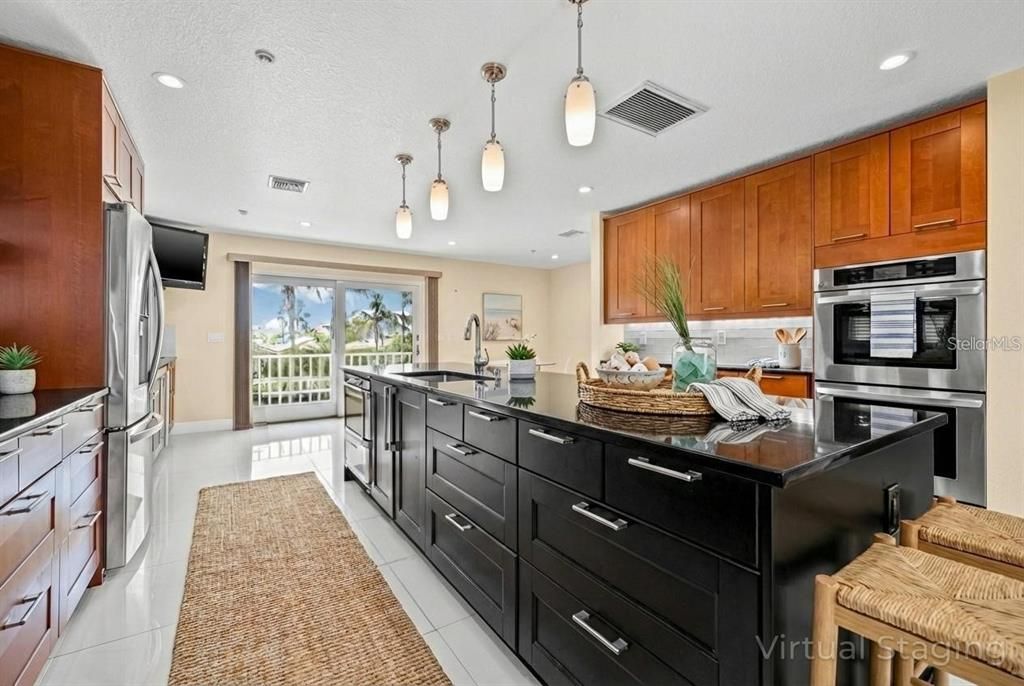 En Venta: $2,999,999 (6 camas, 5 baños, 4676 Pies cuadrados)