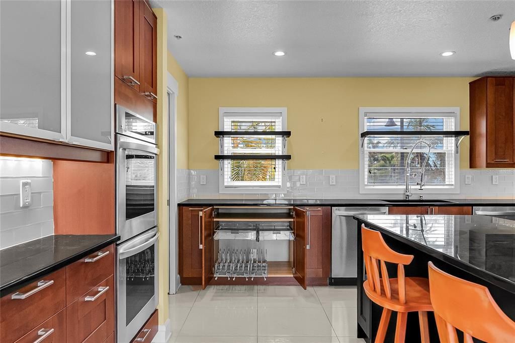 En Venta: $2,999,999 (6 camas, 5 baños, 4676 Pies cuadrados)