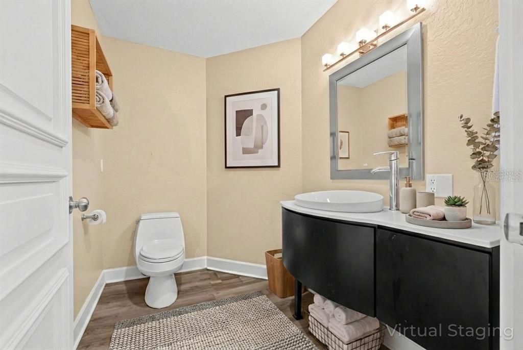 En Venta: $2,999,999 (6 camas, 5 baños, 4676 Pies cuadrados)