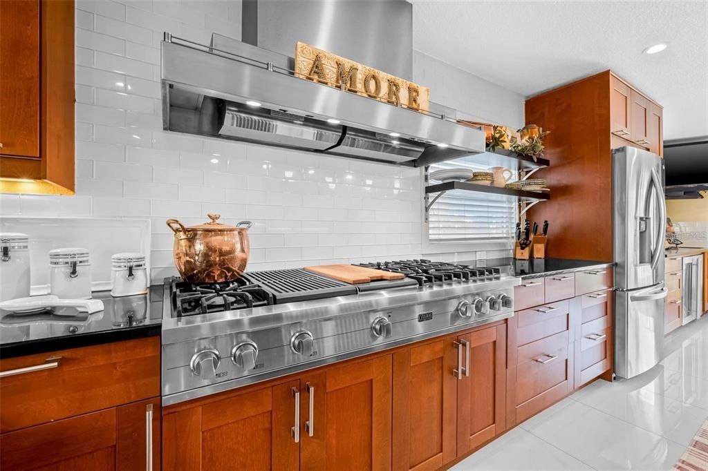 En Venta: $2,999,999 (6 camas, 5 baños, 4676 Pies cuadrados)