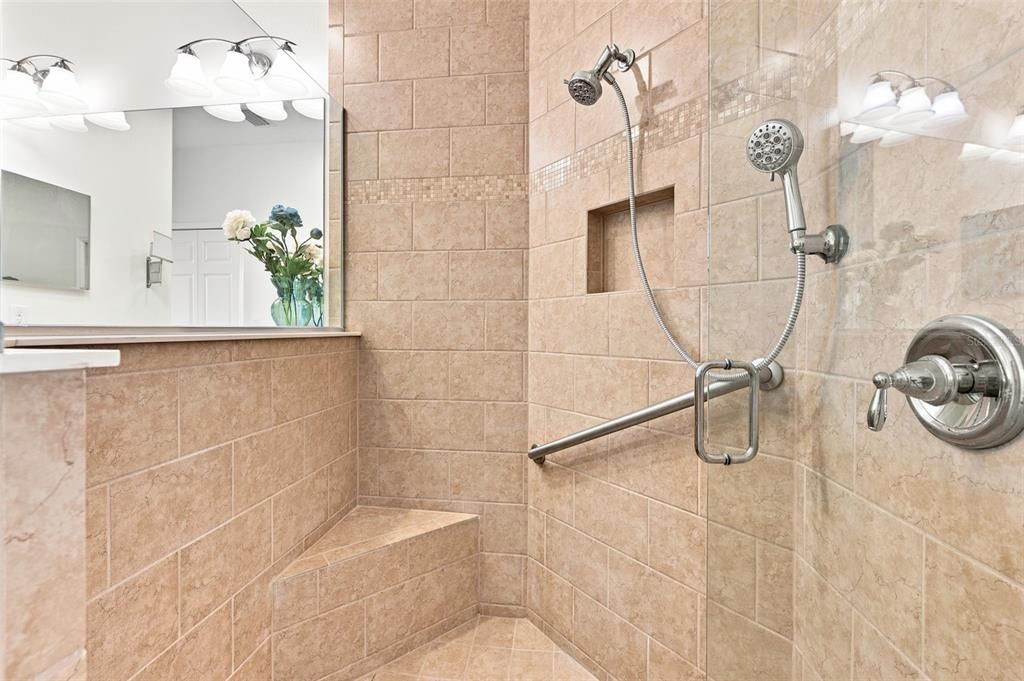 На продажу: $379,900 (3 спален, 2 ванн, 1800 Квадратных фут)