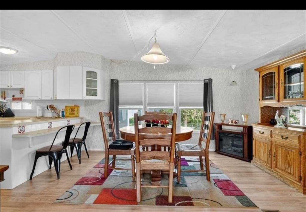 На продажу: $120,000 (2 спален, 2 ванн, 916 Квадратных фут)