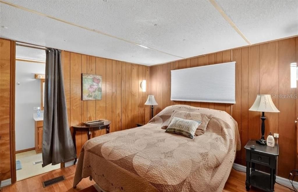 На продажу: $120,000 (2 спален, 2 ванн, 916 Квадратных фут)