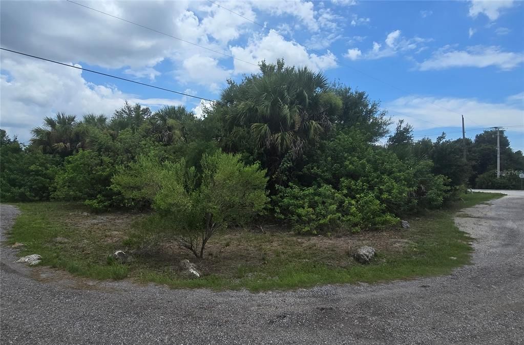 На продажу: $74,000 (0.40 acres)