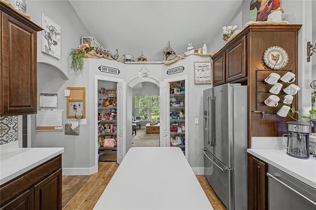 For Sale: $690,000 (3 beds, 2 baths, 1897 Square Feet)