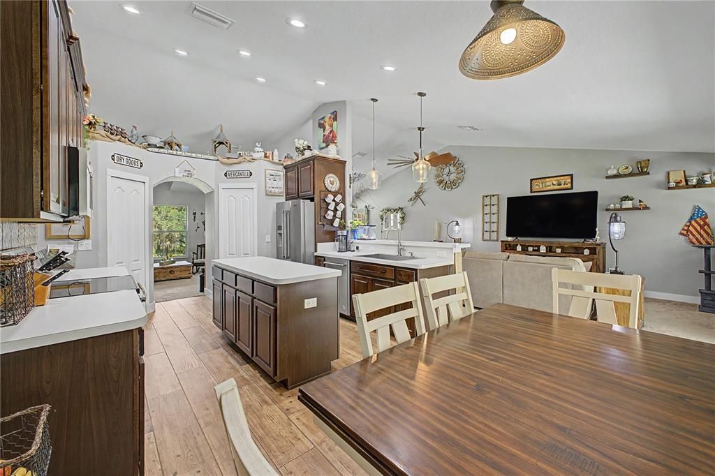 For Sale: $690,000 (3 beds, 2 baths, 1897 Square Feet)