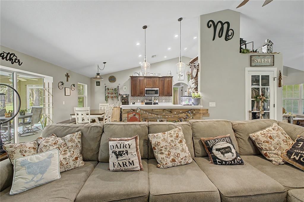 For Sale: $690,000 (3 beds, 2 baths, 1897 Square Feet)