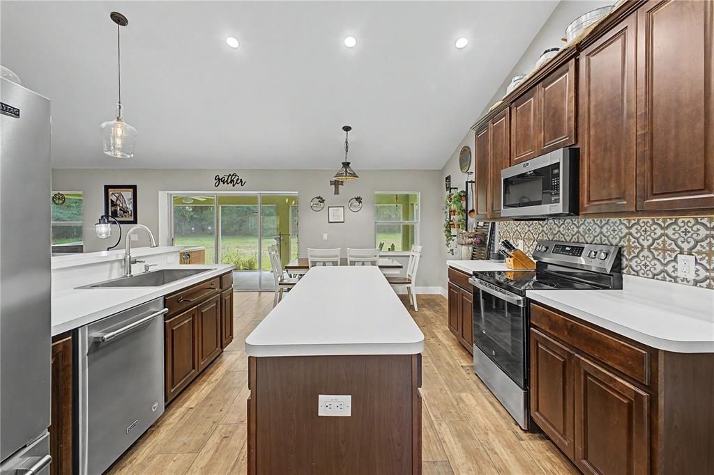 For Sale: $690,000 (3 beds, 2 baths, 1897 Square Feet)