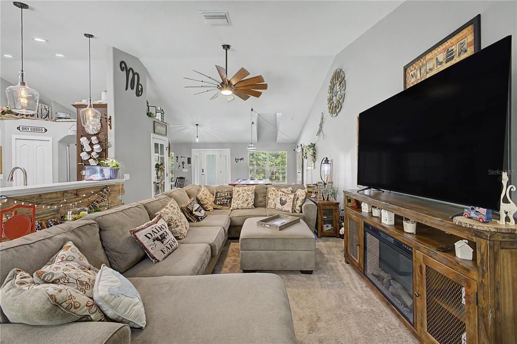 For Sale: $690,000 (3 beds, 2 baths, 1897 Square Feet)