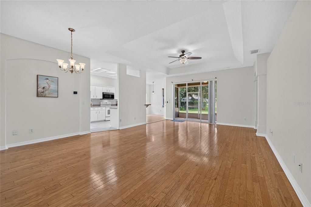 For Sale: $375,000 (3 beds, 2 baths, 1596 Square Feet)