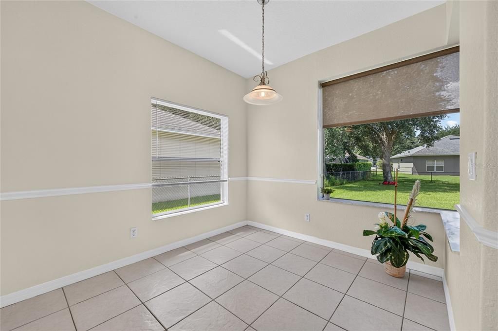 For Sale: $375,000 (3 beds, 2 baths, 1596 Square Feet)
