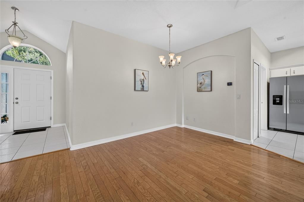 For Sale: $375,000 (3 beds, 2 baths, 1596 Square Feet)