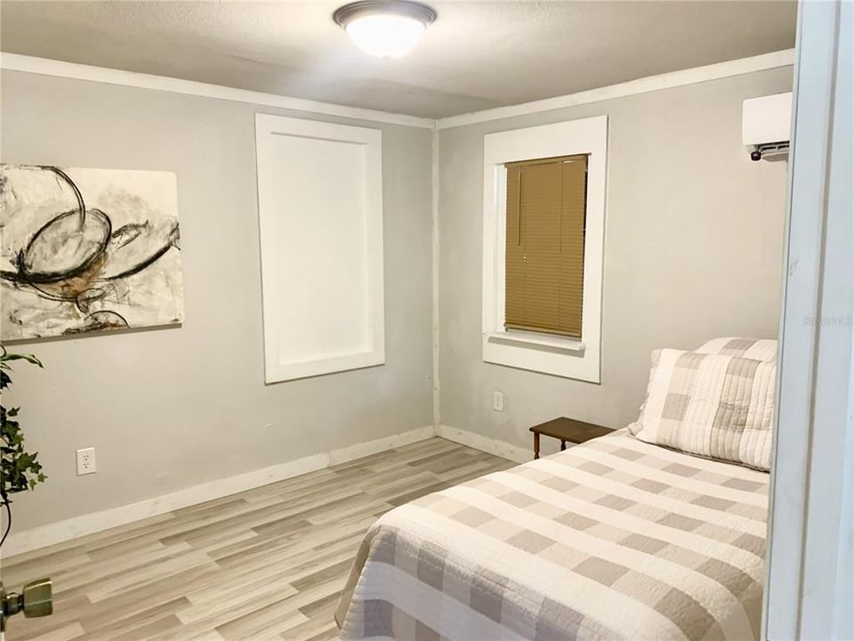 На продажу: $169,000 (2 спален, 1 ванн, 660 Квадратных фут)