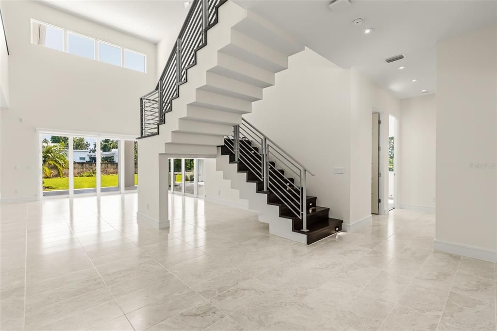 En Venta: $2,400,000 (5 camas, 4 baños, 4519 Pies cuadrados)