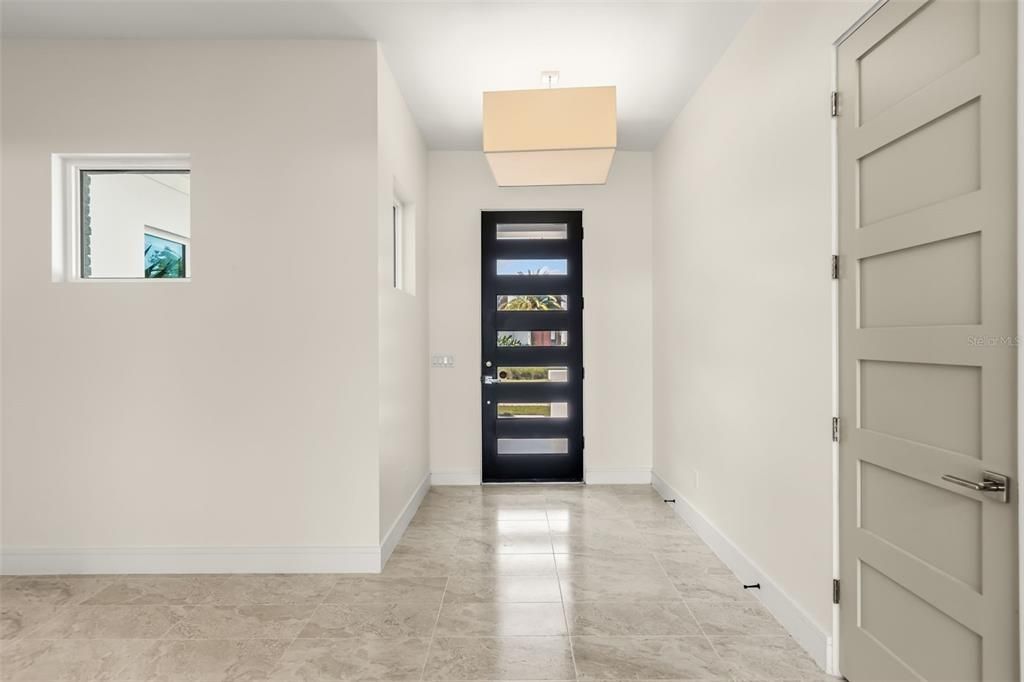 En Venta: $2,400,000 (5 camas, 4 baños, 4519 Pies cuadrados)