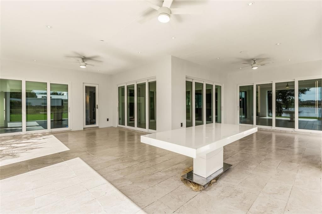 En Venta: $2,400,000 (5 camas, 4 baños, 4519 Pies cuadrados)