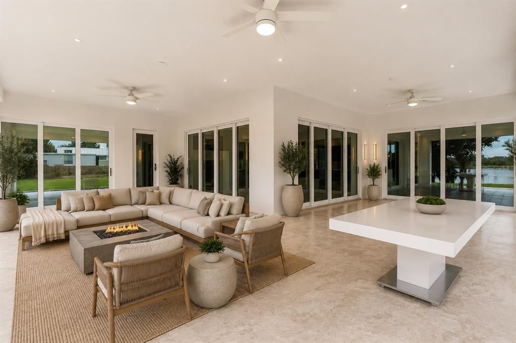 En Venta: $2,400,000 (5 camas, 4 baños, 4519 Pies cuadrados)