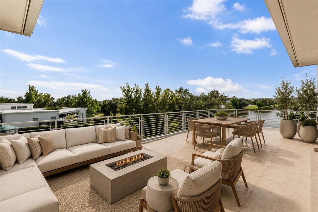 En Venta: $2,400,000 (5 camas, 4 baños, 4519 Pies cuadrados)