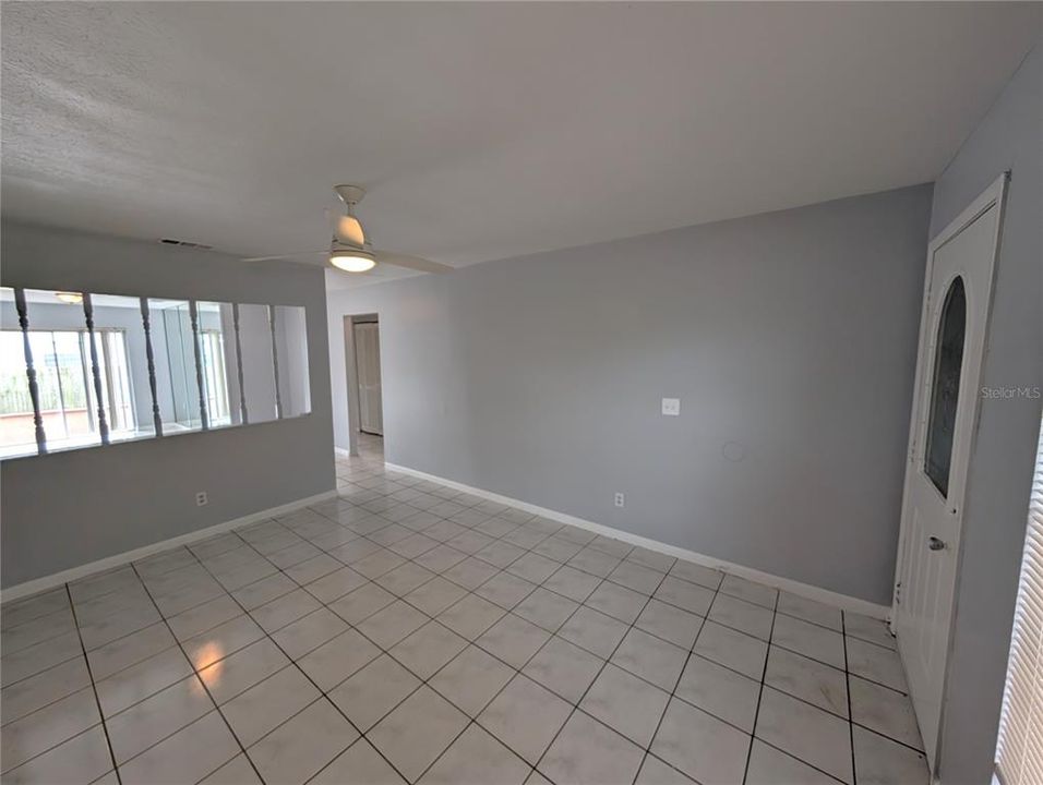 В аренду: $1,775 (3 спален, 2 ванн, 1292 Квадратных фут)