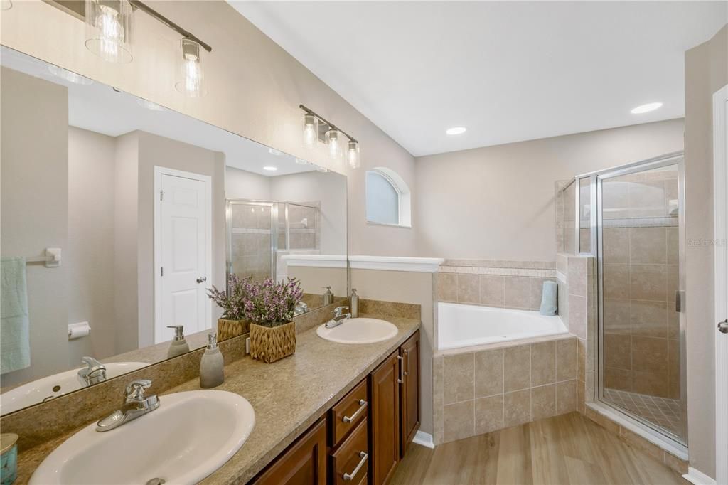 Activo con contrato: $299,900 (3 camas, 2 baños, 1513 Pies cuadrados)