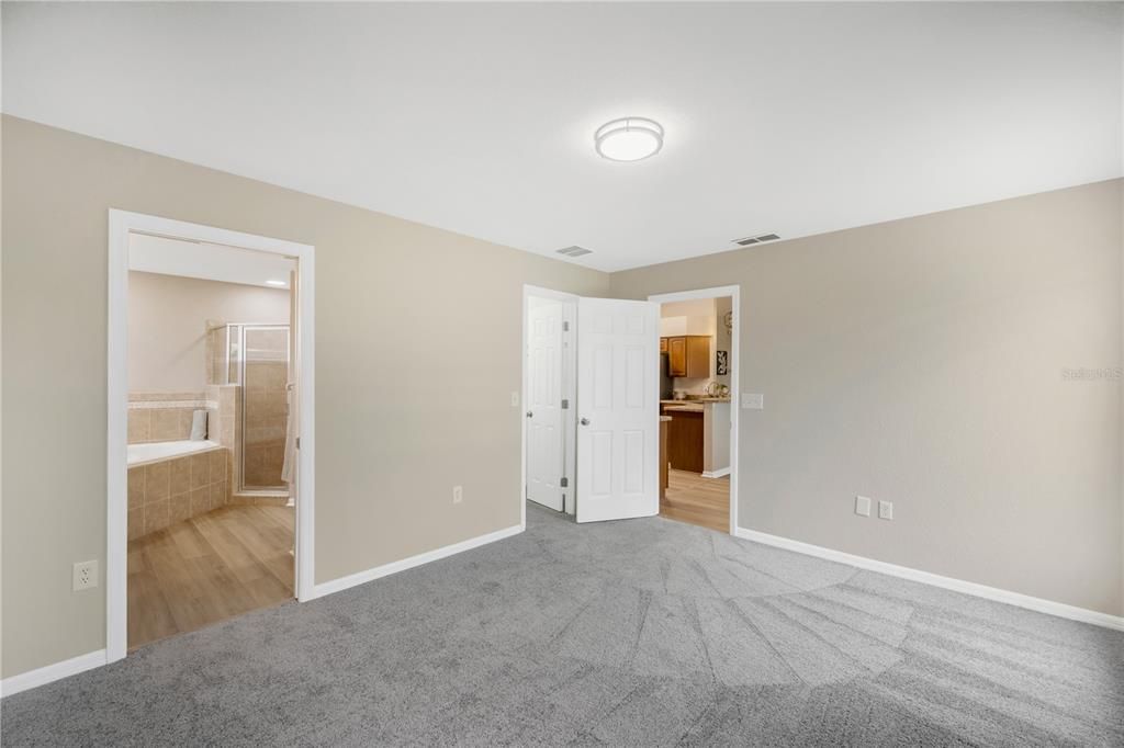 Activo con contrato: $299,900 (3 camas, 2 baños, 1513 Pies cuadrados)