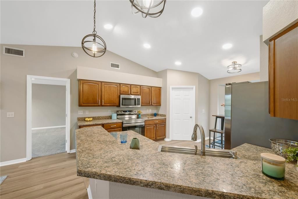 Activo con contrato: $299,900 (3 camas, 2 baños, 1513 Pies cuadrados)