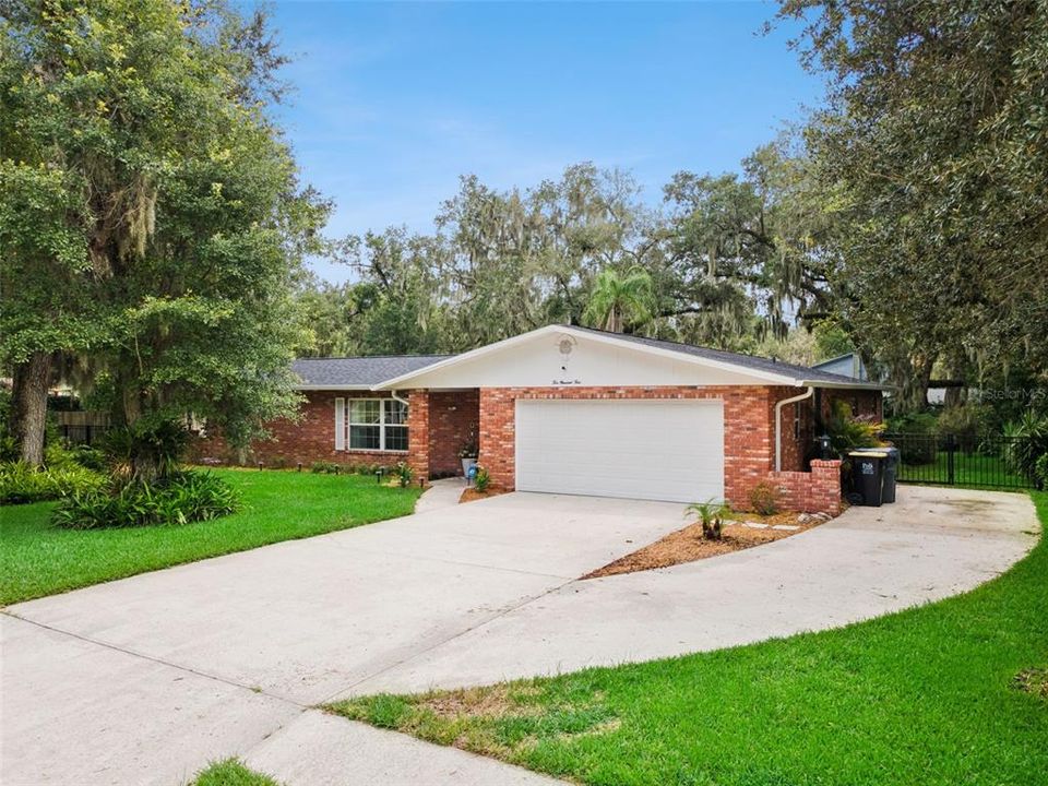 En Venta: $485,000 (4 camas, 2 baños, 2103 Pies cuadrados)