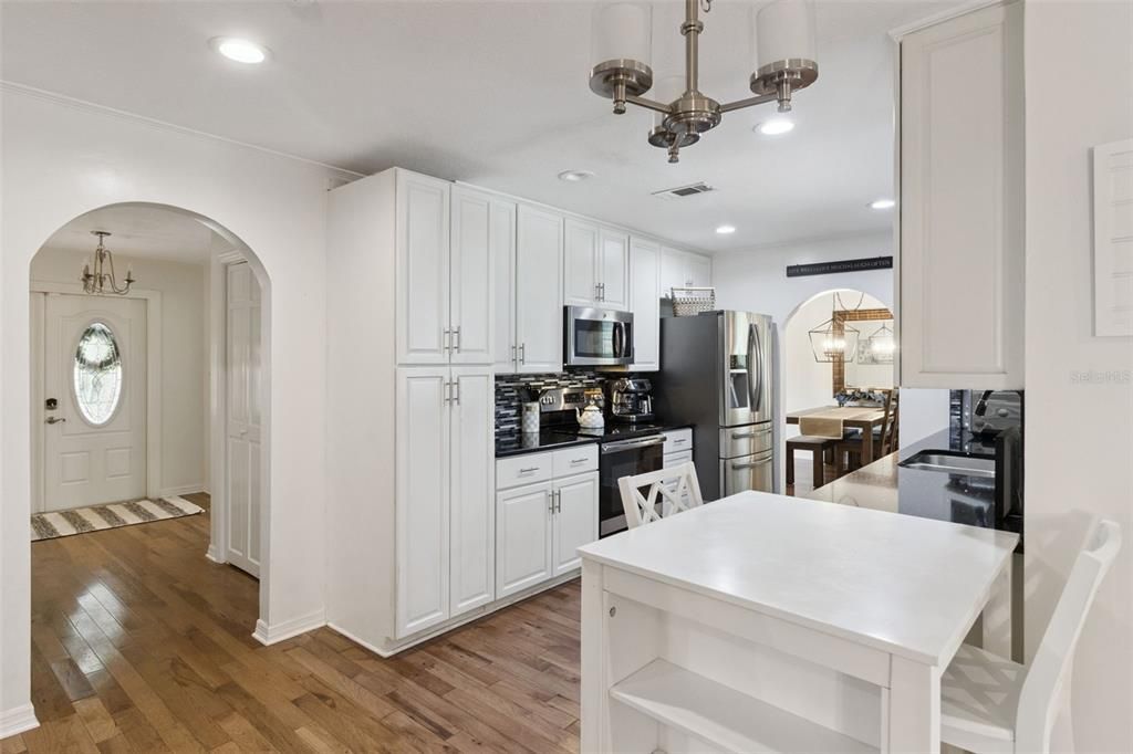 En Venta: $485,000 (4 camas, 2 baños, 2103 Pies cuadrados)