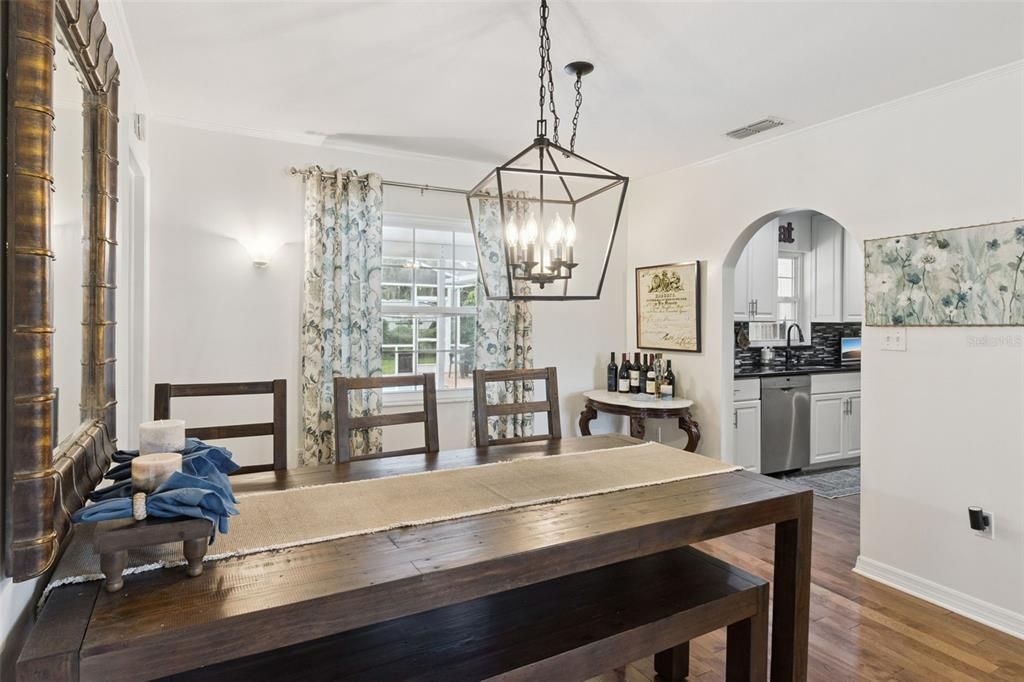 En Venta: $485,000 (4 camas, 2 baños, 2103 Pies cuadrados)