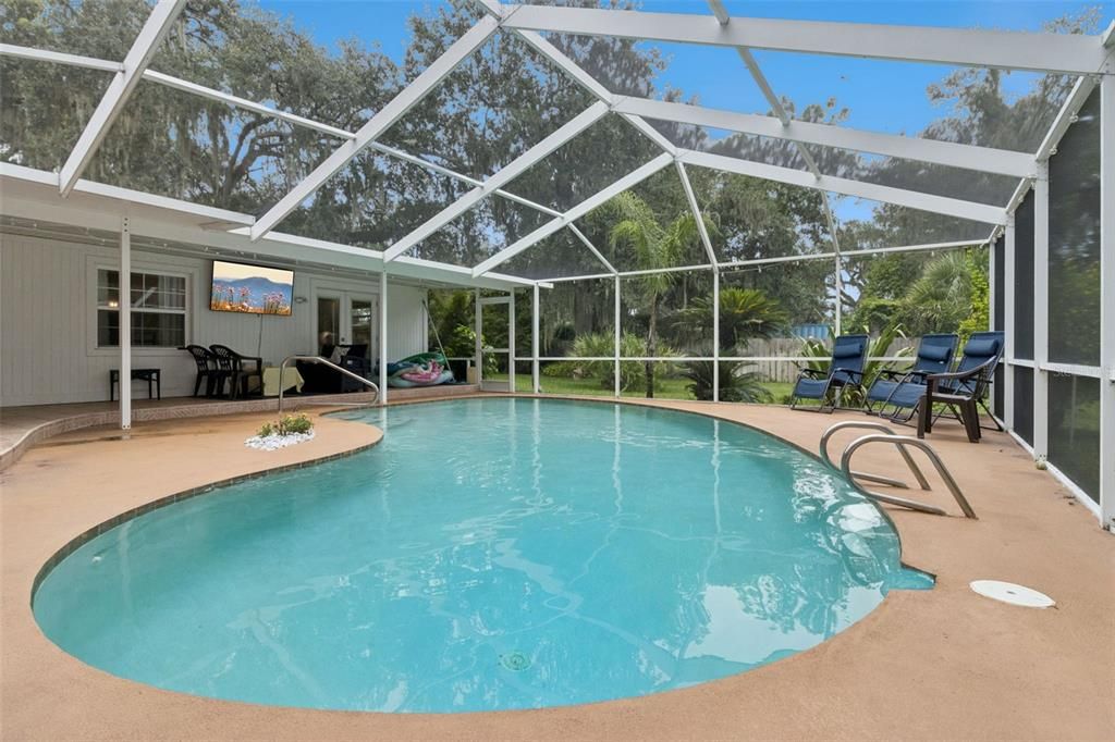 En Venta: $485,000 (4 camas, 2 baños, 2103 Pies cuadrados)